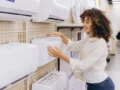 Éclairage des magasins : comment mettre les produits en valeur grâce à la lumière