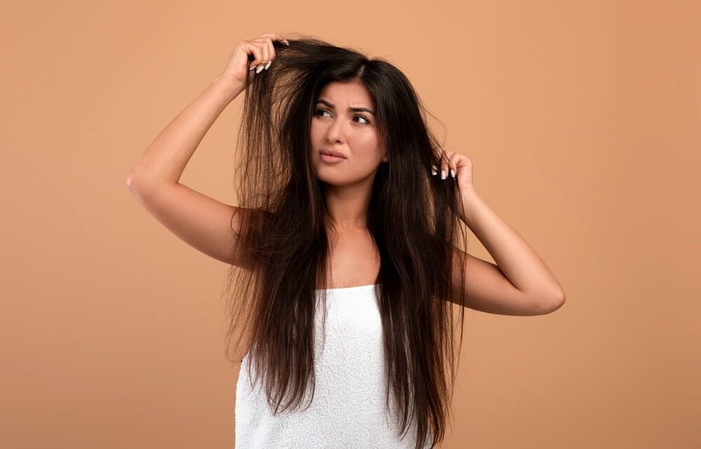 Cheveux abîmés : comment construire une routine capillaire réparatrice